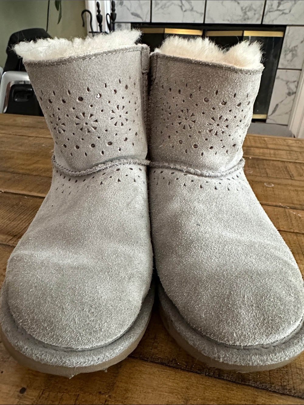 UGG Kids Cozy Shearling-Lined Grey Suede Boots size 3